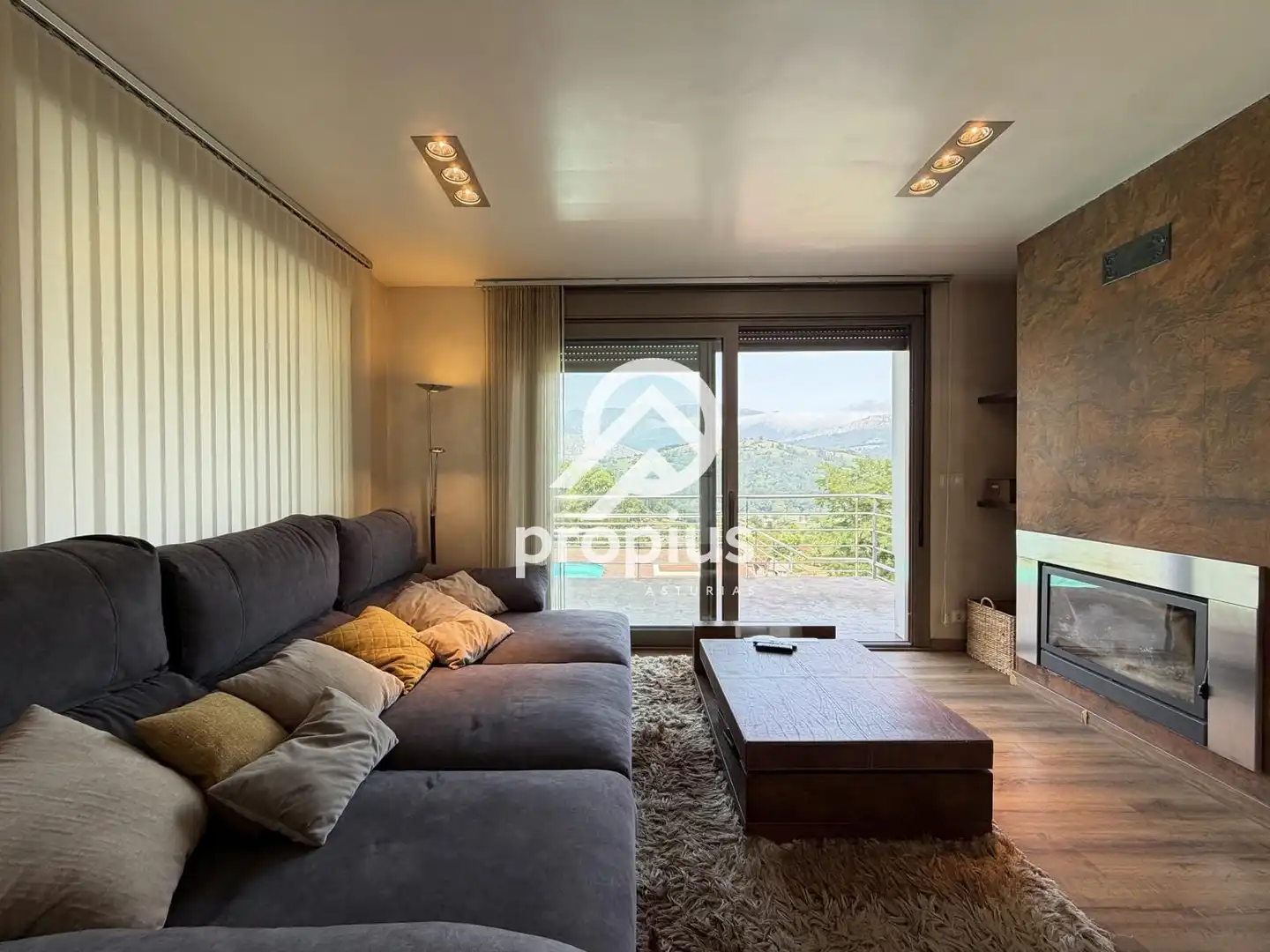 Sala de estar de Casa o chalet en venta en Cangas de Onís con Calefacción, Terraza y Trastero