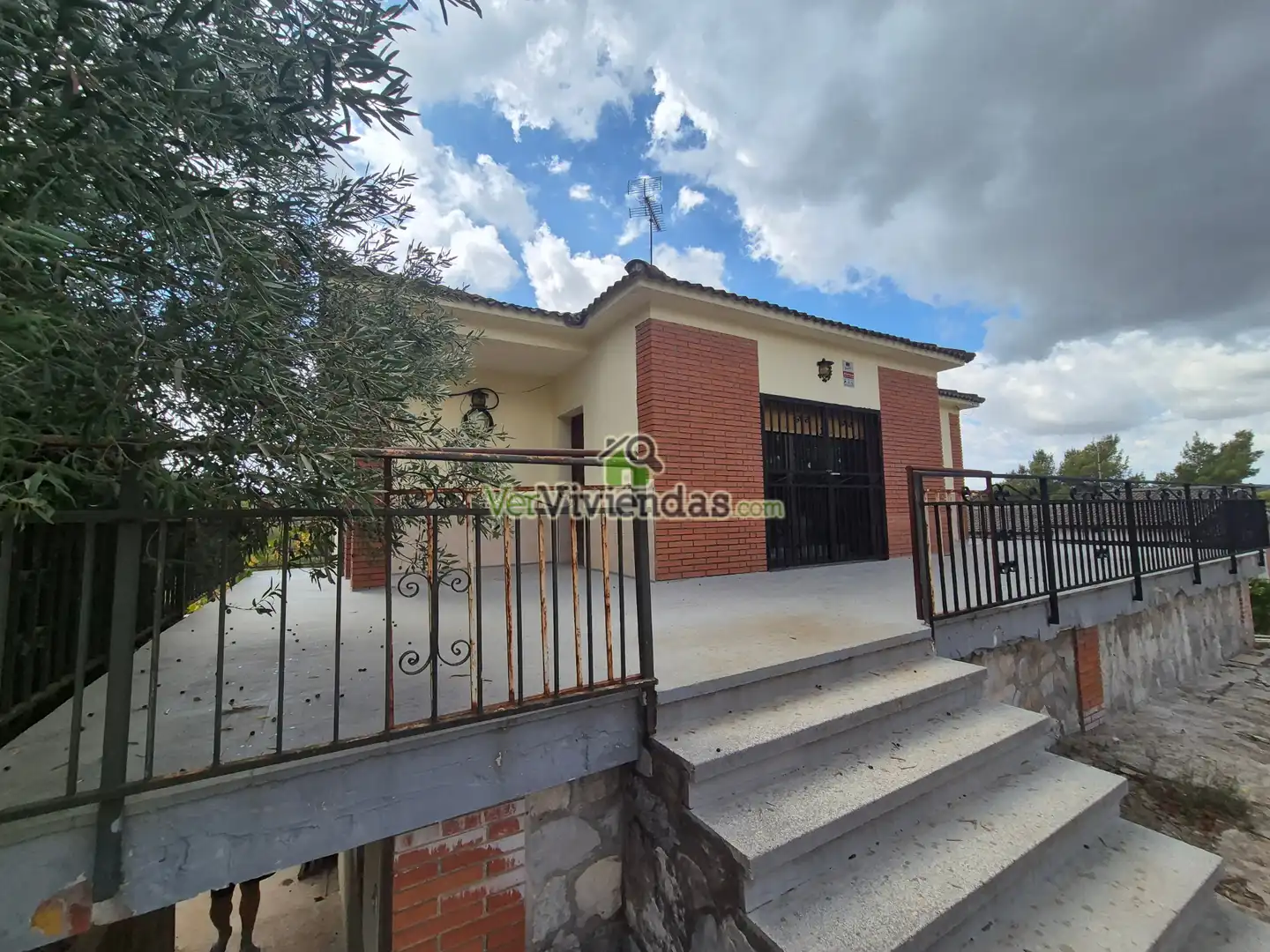 Casa amb terrassa en venda a Vallirana, imagen 3