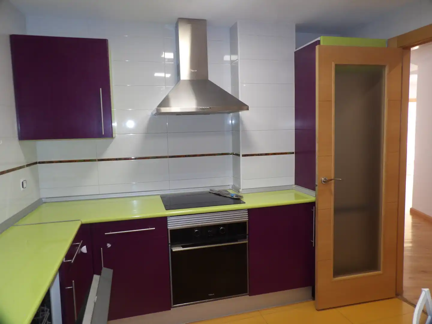 Cocina de Apartamento en venta en León Capital  con Calefacción, Parquet y Amueblado