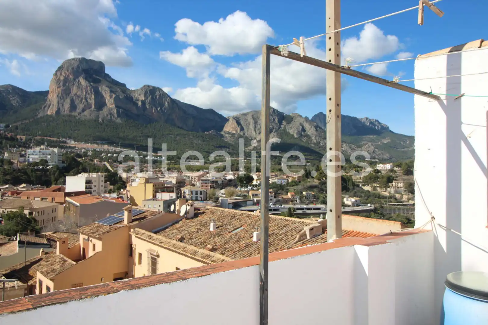 Vista exterior de Finca rústica en venda en Polop amb Aire condicionat, Calefacció i Terrassa
