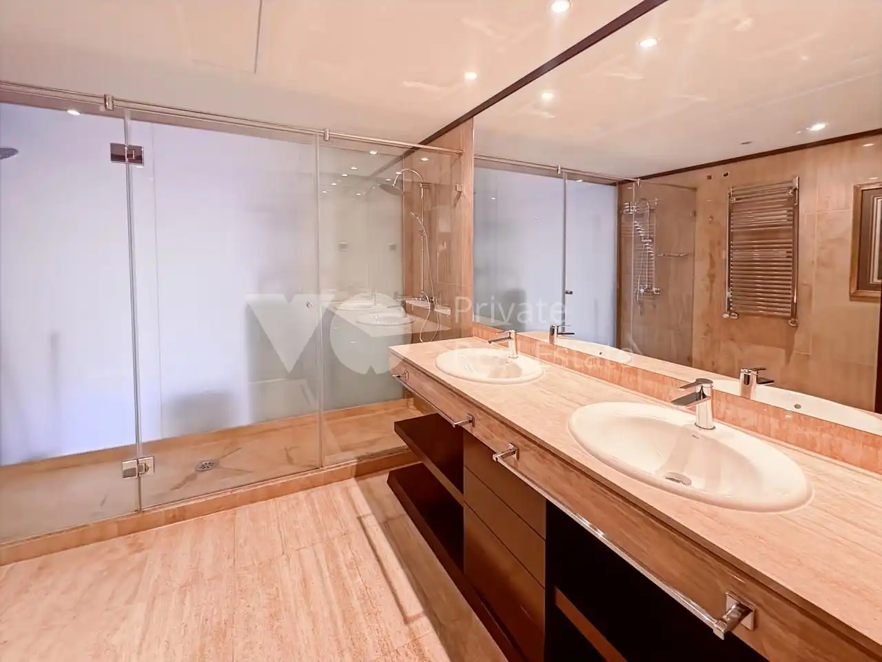 Bathroom of Ground floor for rent in Majadahonda  with Air Conditioner, Heating and Terrace