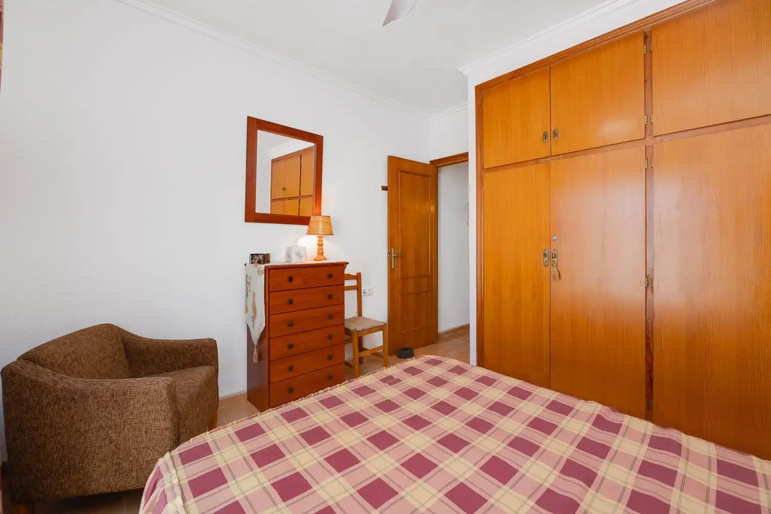 Schlafzimmer von Einfamilien-Reihenhaus zum Verkauf in Torrevieja mit Terrasse, Balkon und Gemeinschaftspool