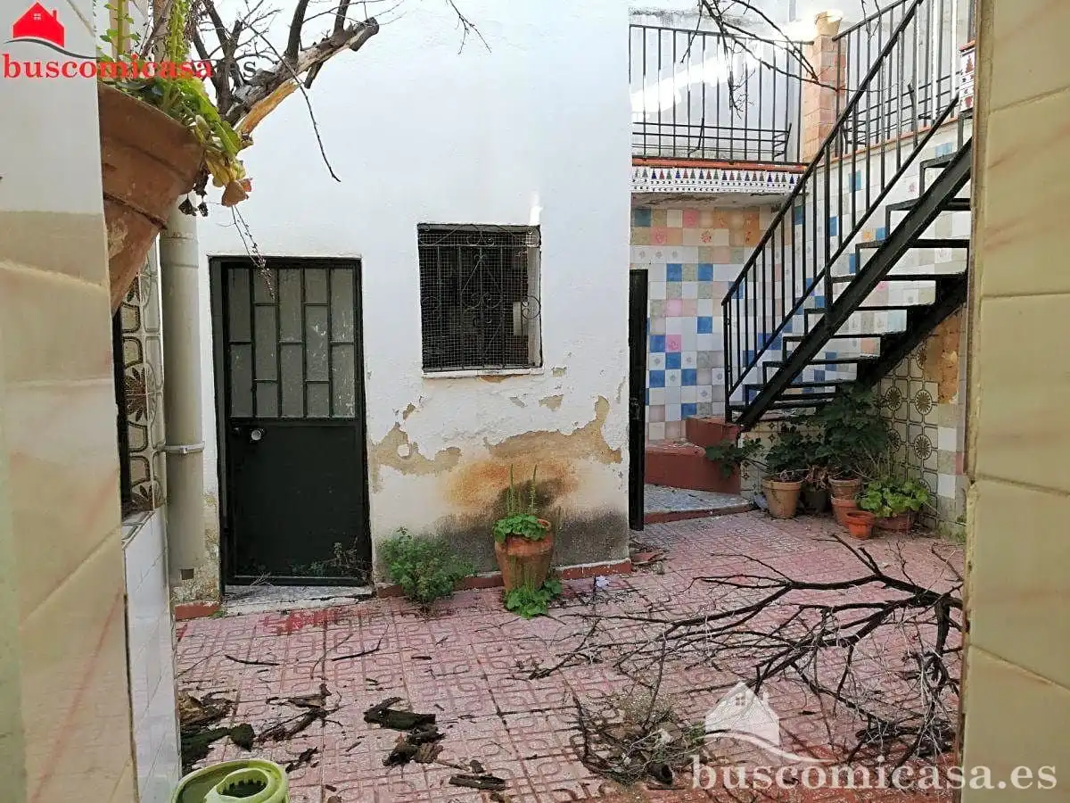 Vista exterior de Casa adosada en venta en Linares con Aire acondicionado, Jardín privado y Terraza