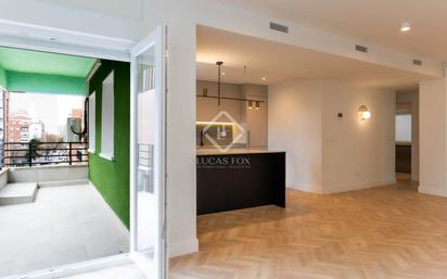 Exterior view of Flat for sale in  Madrid Capital  with Air Conditioner, Heating and Parquet flooring