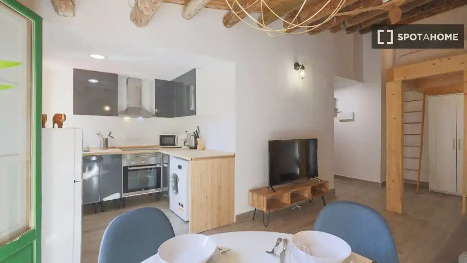 Flat with terrace to rent in Ciutat Vella, imagen 4