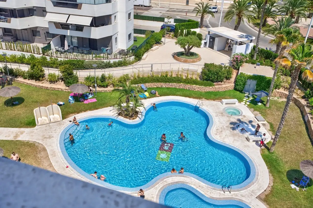Piscina de Ático en venta en Elche / Elx con Aire acondicionado, Calefacción y Jardín privado