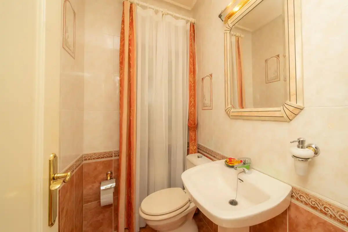 Bathroom of Houses for sale in Orihuela  with Air Conditioner, Heating and Private garden