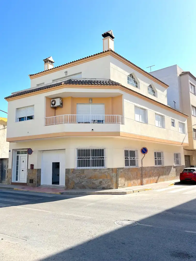 Vista exterior de Casa o chalet en venta en Centro