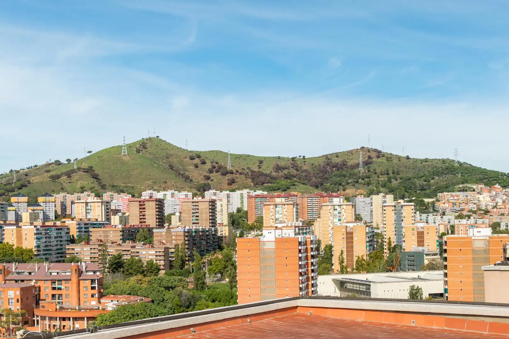 Außenansicht von Wohnung zum Verkauf in Barcelona mit Klimaanlage, Heizung und Terrasse