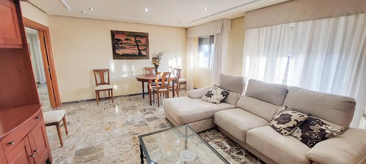 Sala de estar de Piso de alquiler en Elche / Elx con Amueblado y Balcón