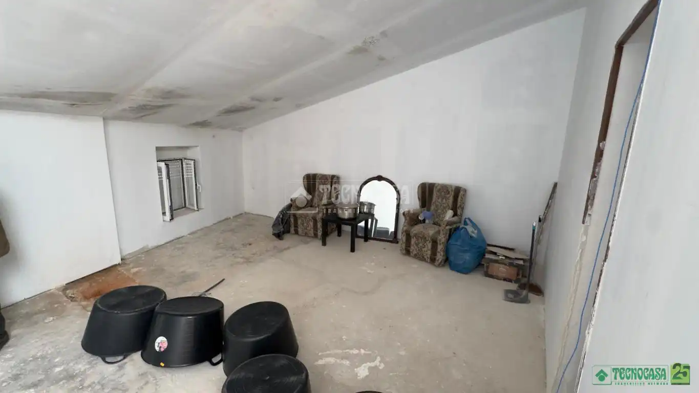 Casa adosada en venta en Puebla de Almenara con Calefacción y Amueblado
