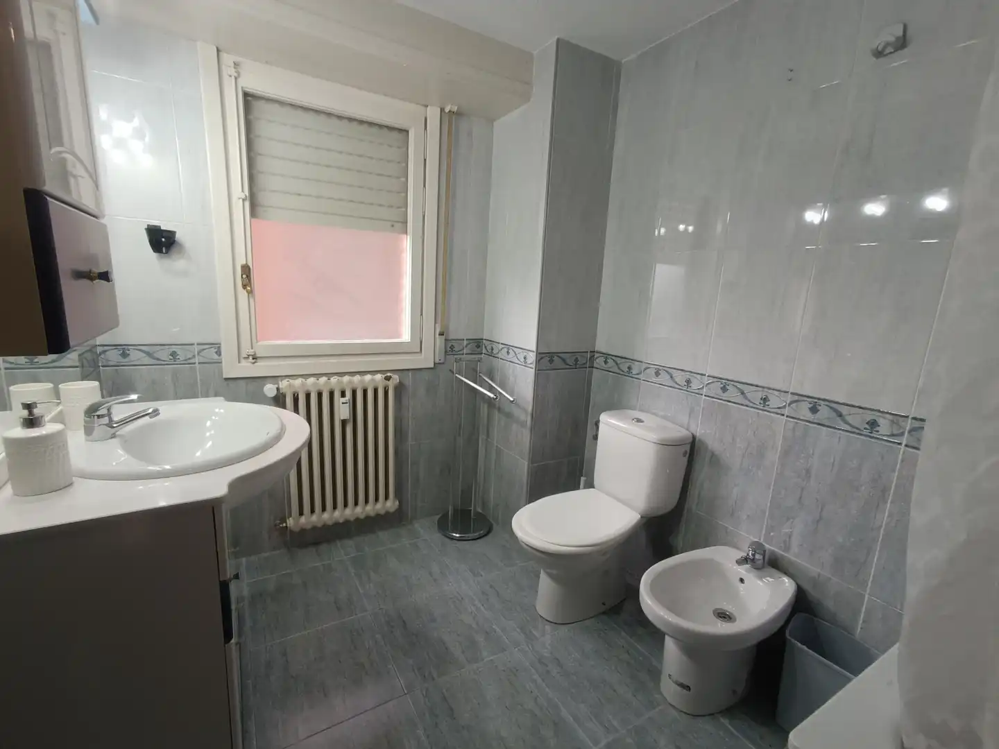Bathroom of Flat for share in  Pamplona / Iruña  with Furnished
