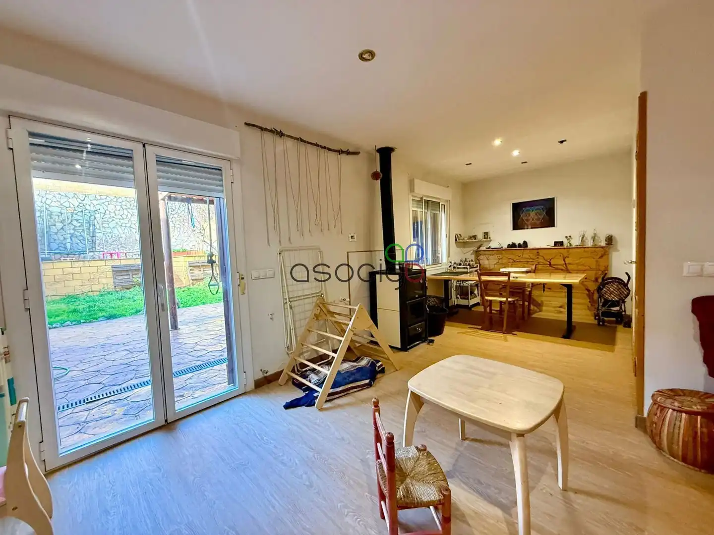 Cocina de Casa adosada en venta en Chiloeches con Calefacción y Jardín privado