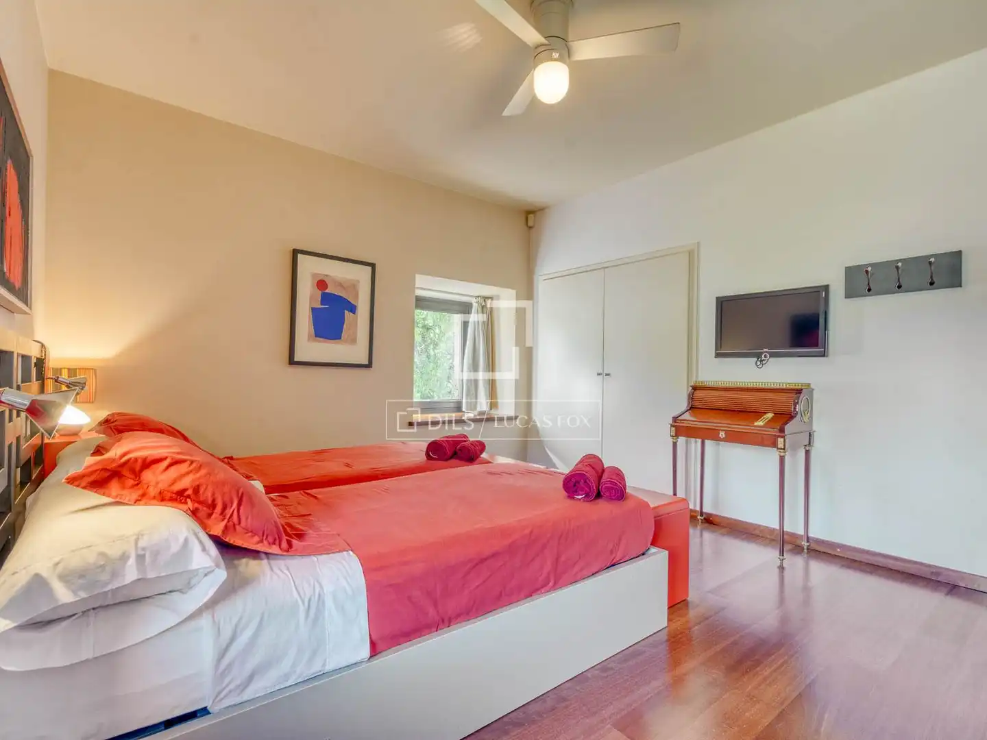 Habitación de Finca rústica en venta en Boadella i les Escaules con Calefacción, Jardín privado y Terraza