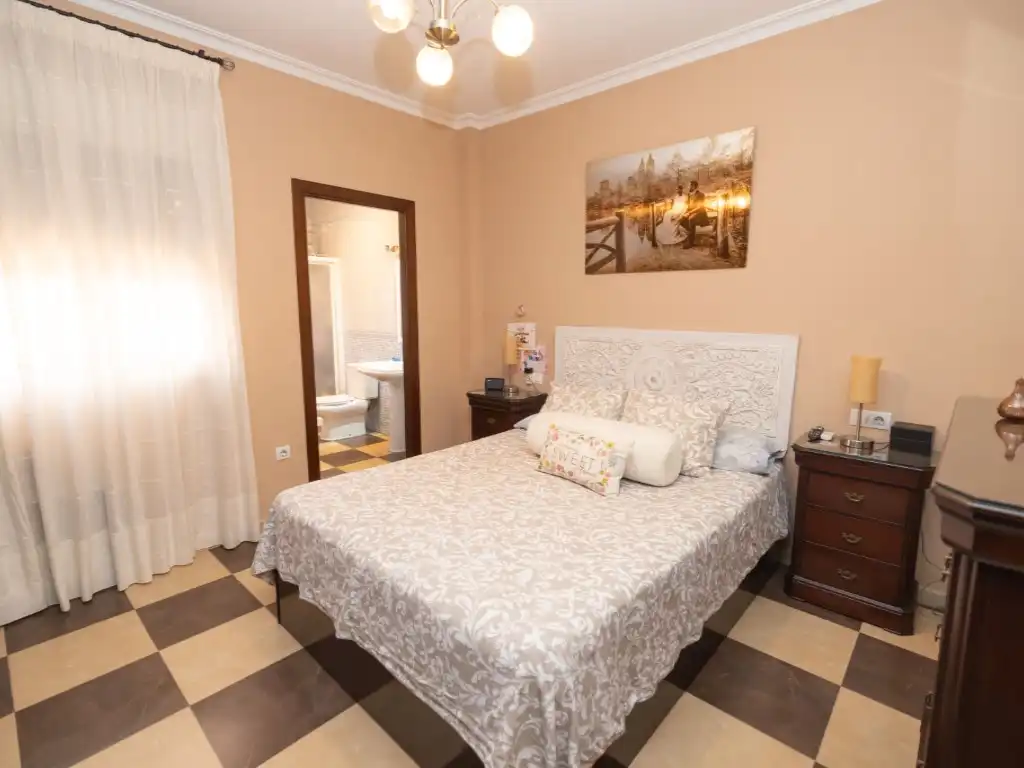 Dormitori de Casa o xalet en venda en La Rinconada
