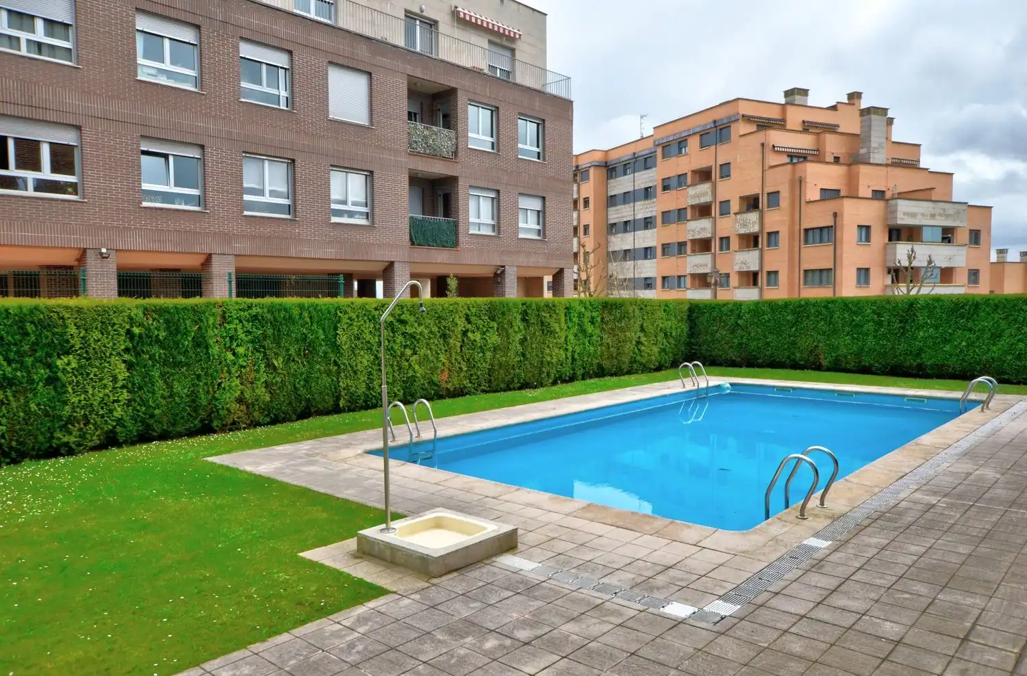 Piscina de Piso en venta en Oviedo  con Aire acondicionado, Calefacción y Jardín privado