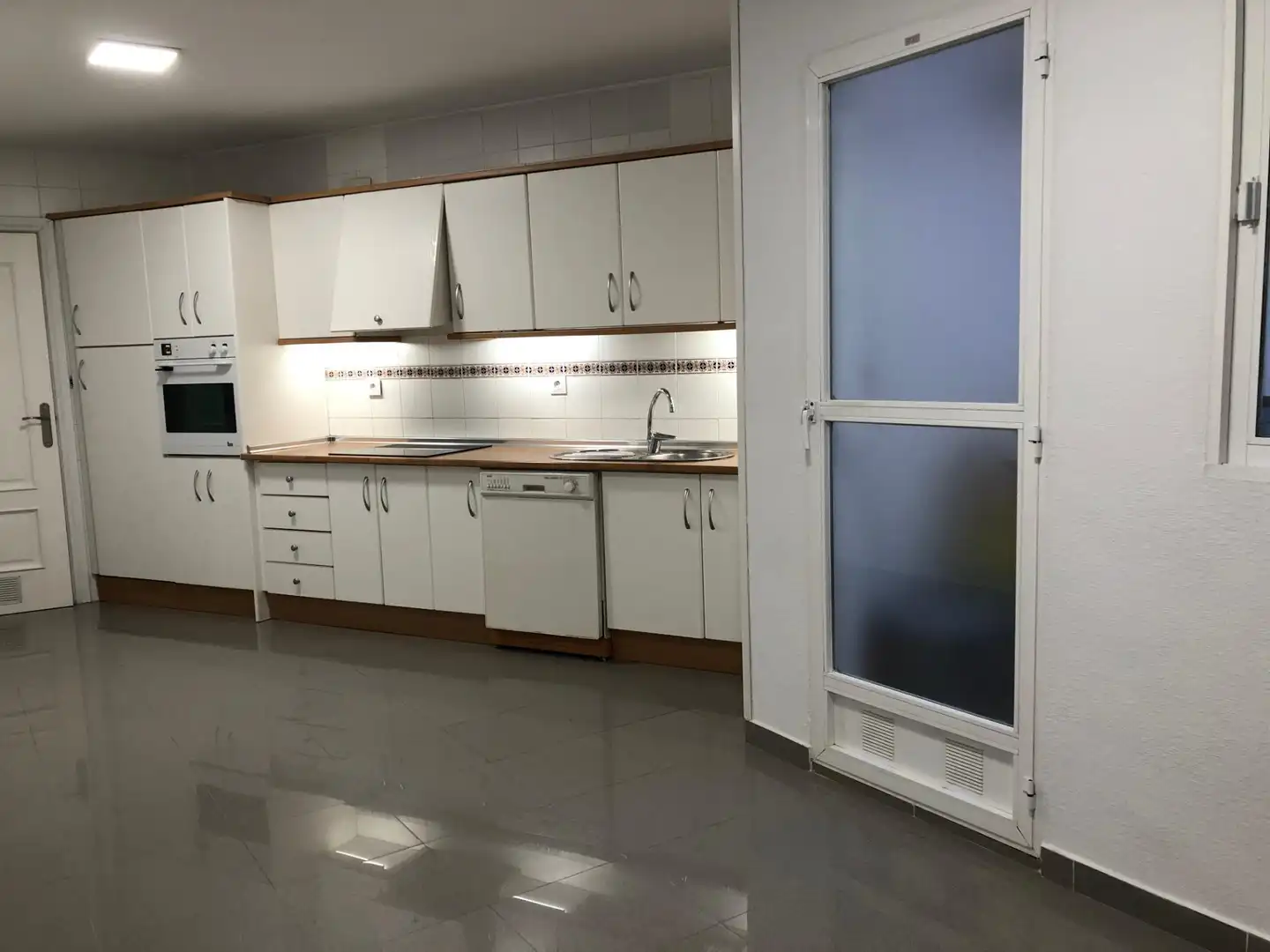 Cuina de Casa o xalet en venda en Jaén amb Terrassa, Traster i Balcó