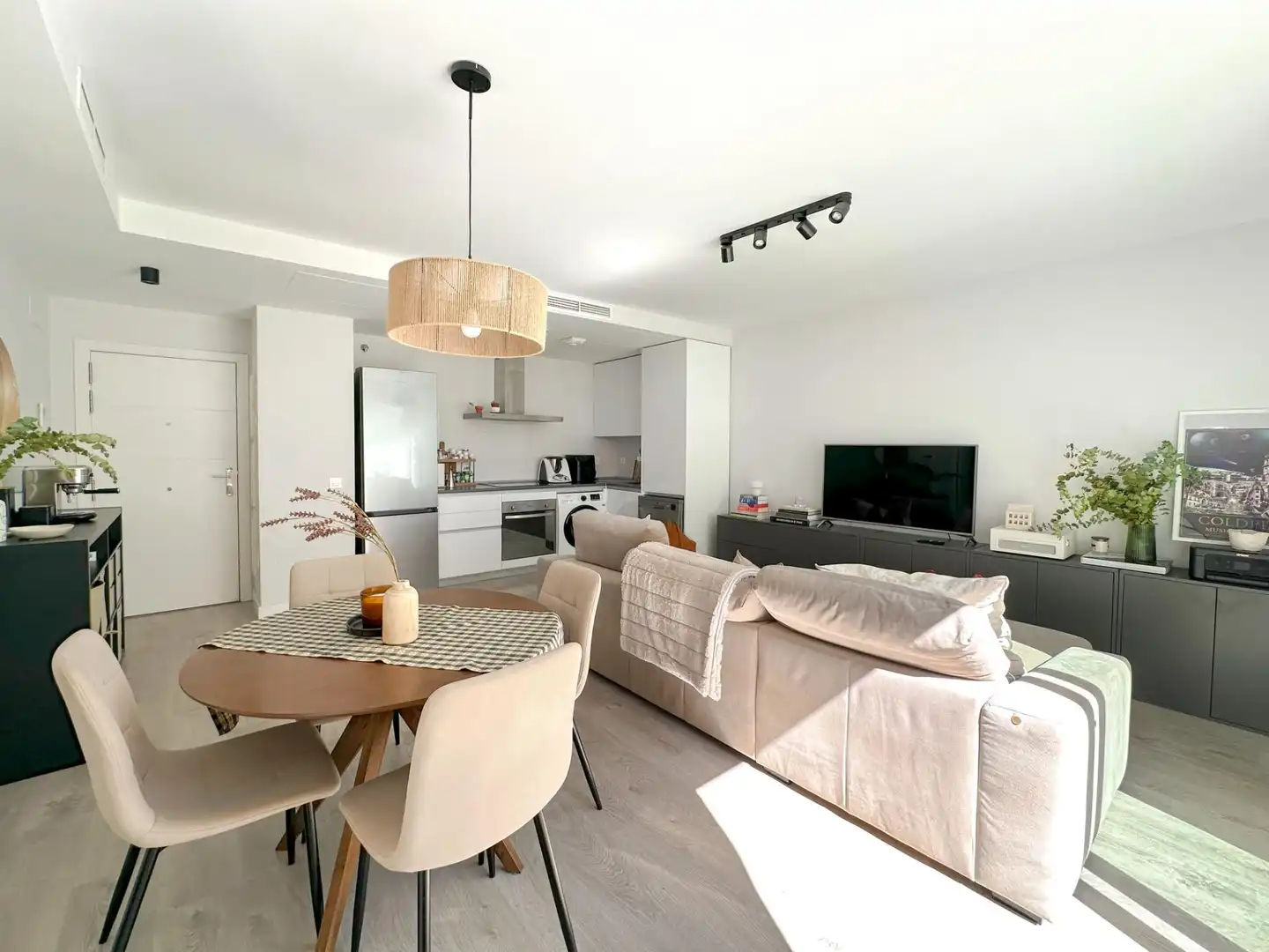 Sala de estar de Planta baja en venta en Mijas con Aire acondicionado, Jardín privado y Terraza