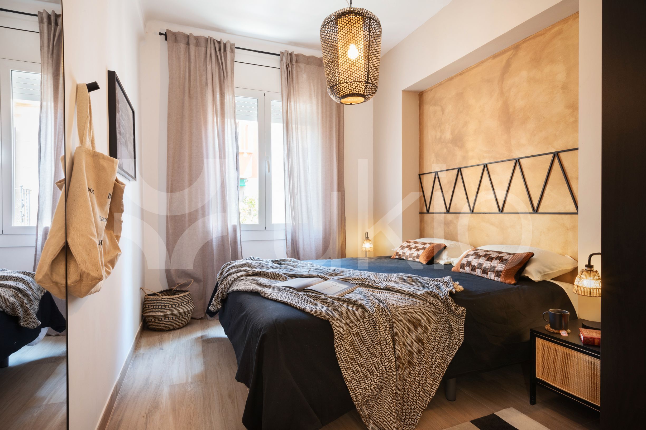 Bedroom of Apartment to rent in  Barcelona Capital  with Air Conditioner, Furnished and Oven