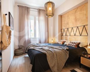 Dormitori de Apartament de lloguer en  Barcelona Capital amb Aire condicionat, Moblat i Forn