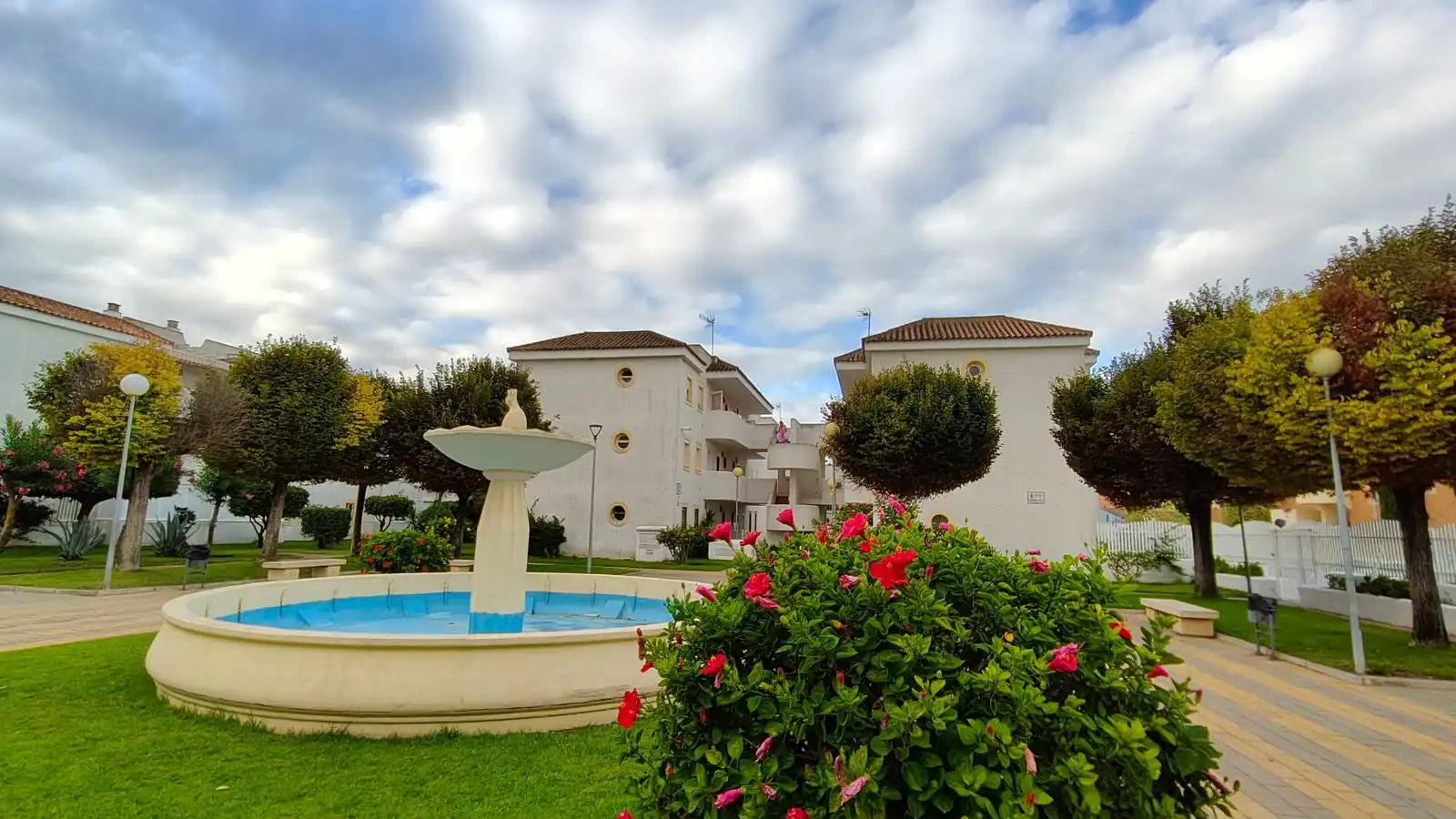 Vista exterior de Apartamento en venta en Rota con Amueblado, Lavadora y Microondas