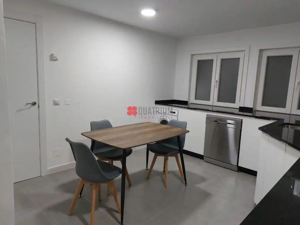 Küche von Wohnung zur Miete in Santiago de Compostela 