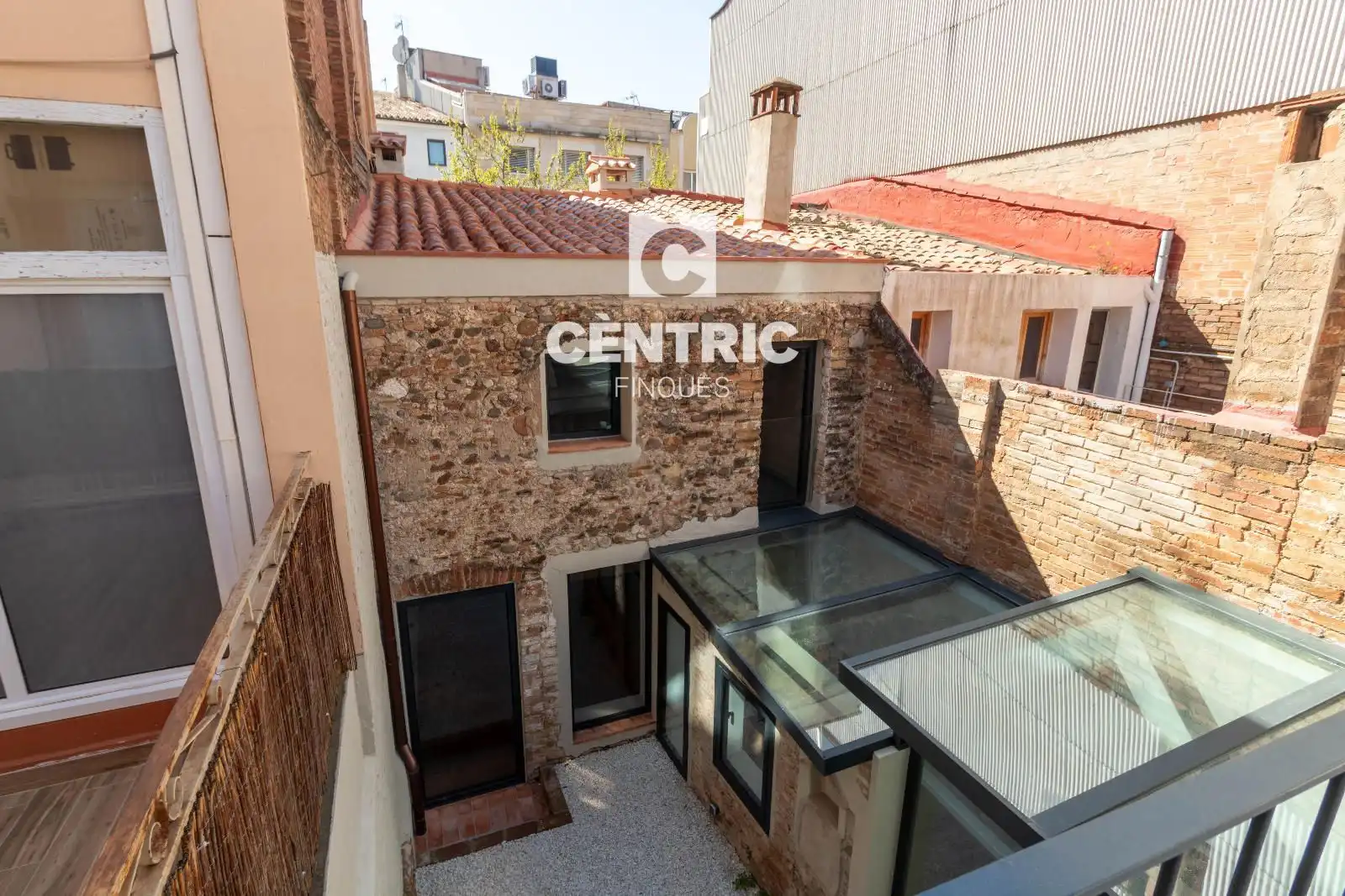 Casa adosada en venda a Barri del Centre