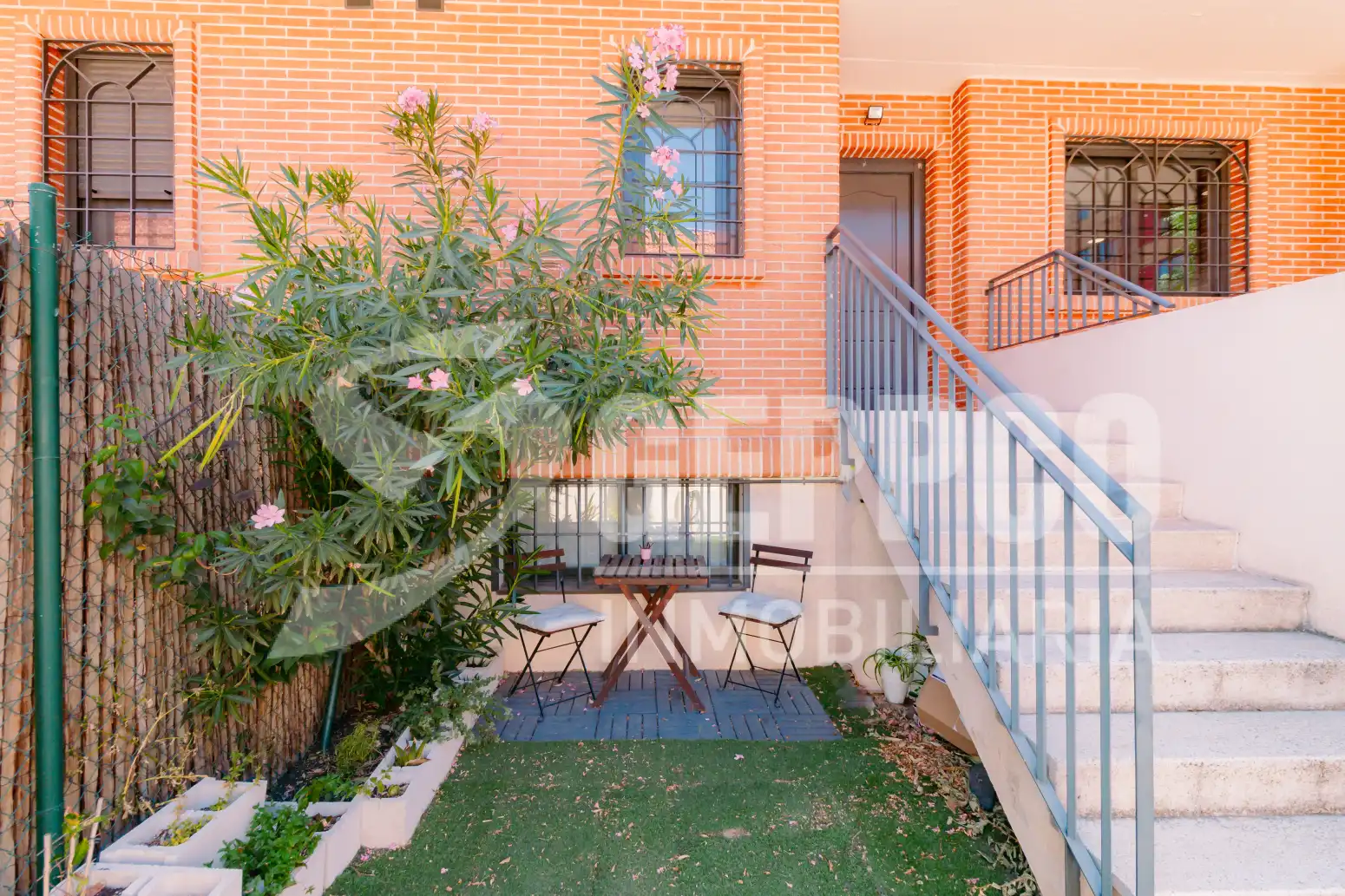 Terraza de Casa adosada en venta en Alcalá de Henares con Calefacción, Terraza y Piscina comunitaria