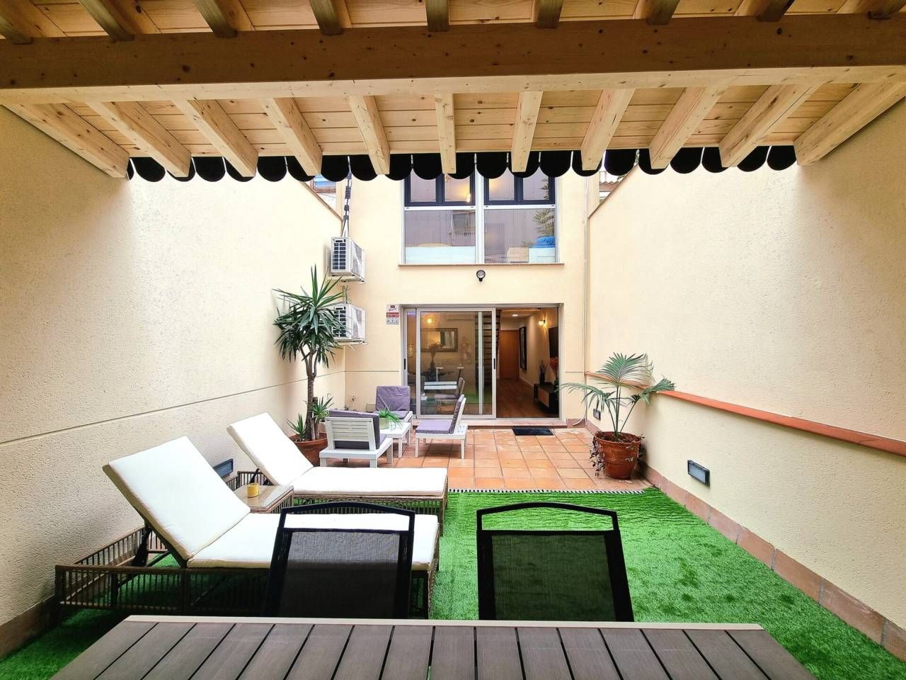 Terrassa de Dúplex de lloguer en  Barcelona Capital amb Aire condicionat, Jardí privat i Parquet