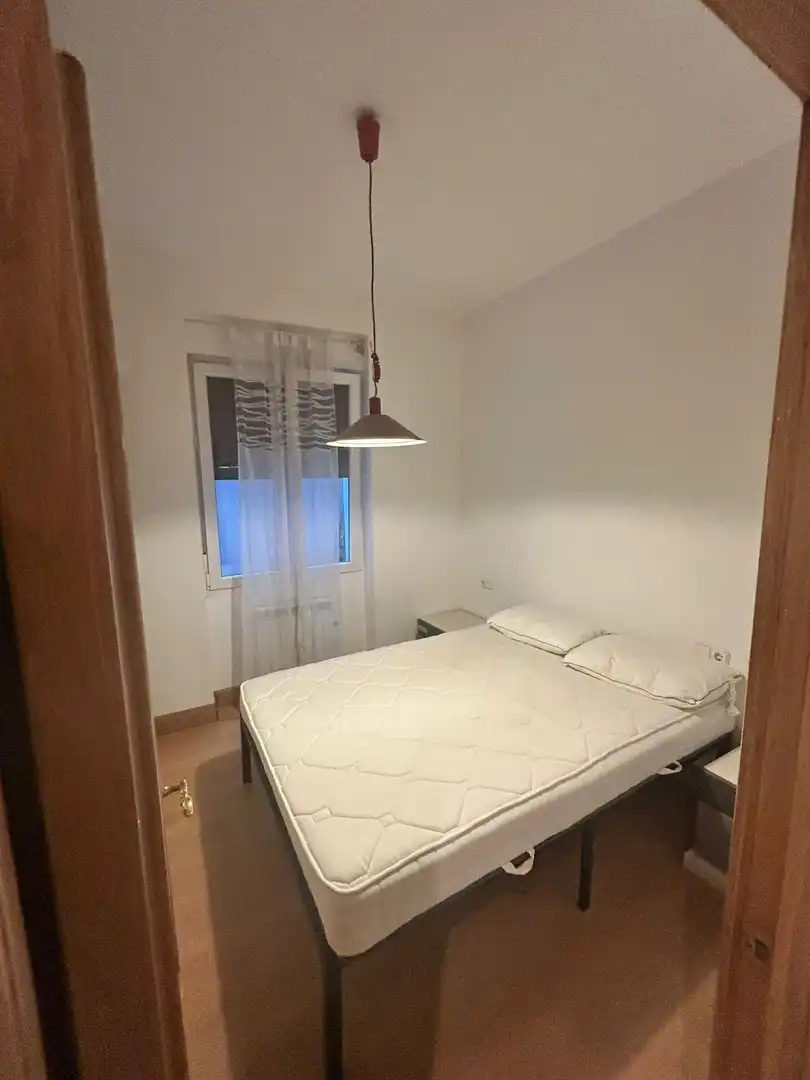 Dormitori de Apartament de lloguer en Donostia - San Sebastián  amb Calefacció i Moblat