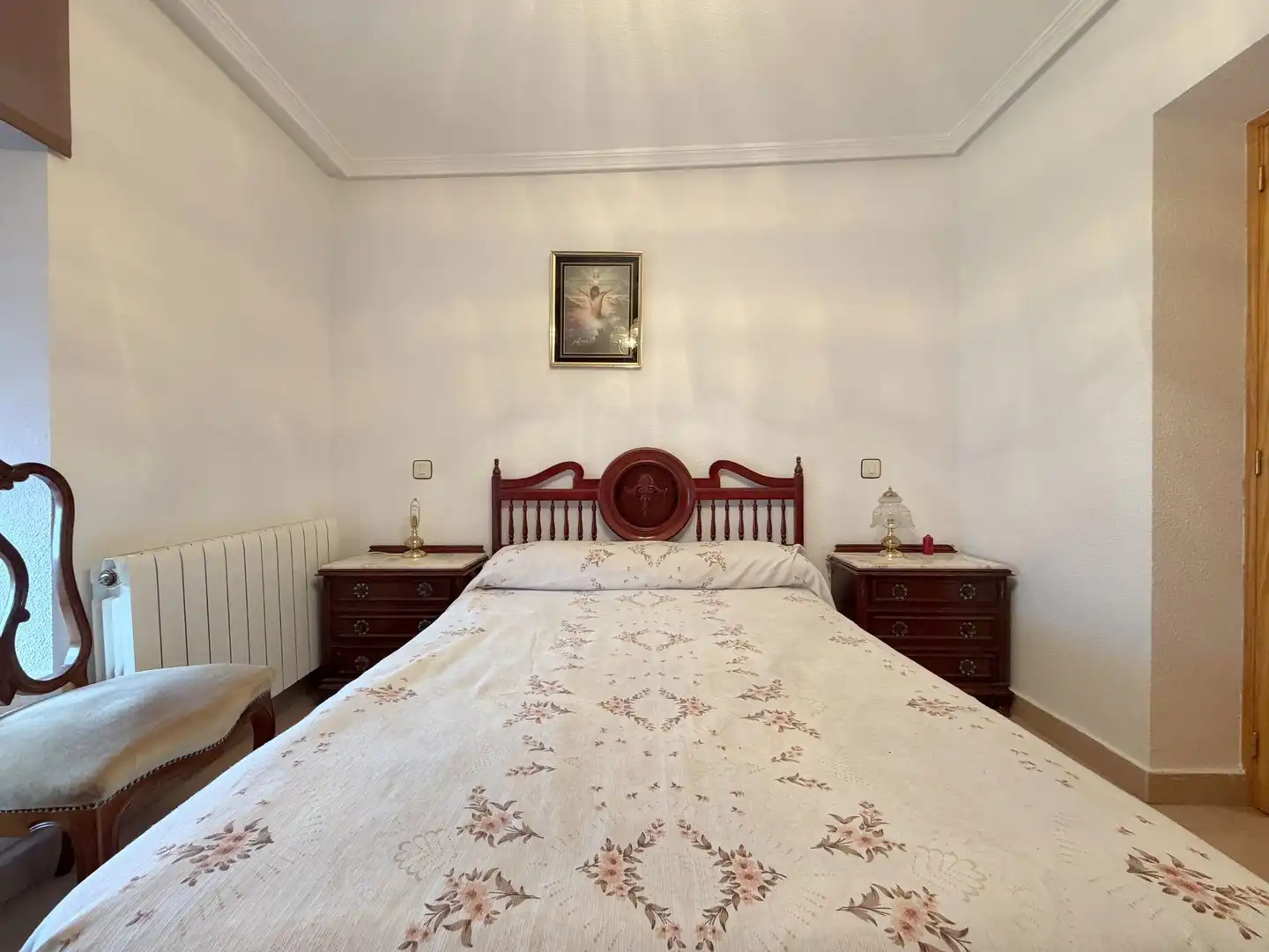 Dormitori de Casa o xalet en venda en Narros de Saldueña amb Calefacció, Jardí privat i Traster