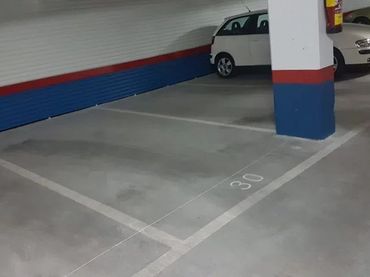 Einzelparkplatz mit Aufzug zur Miete in Calle de Mira el Sol 22