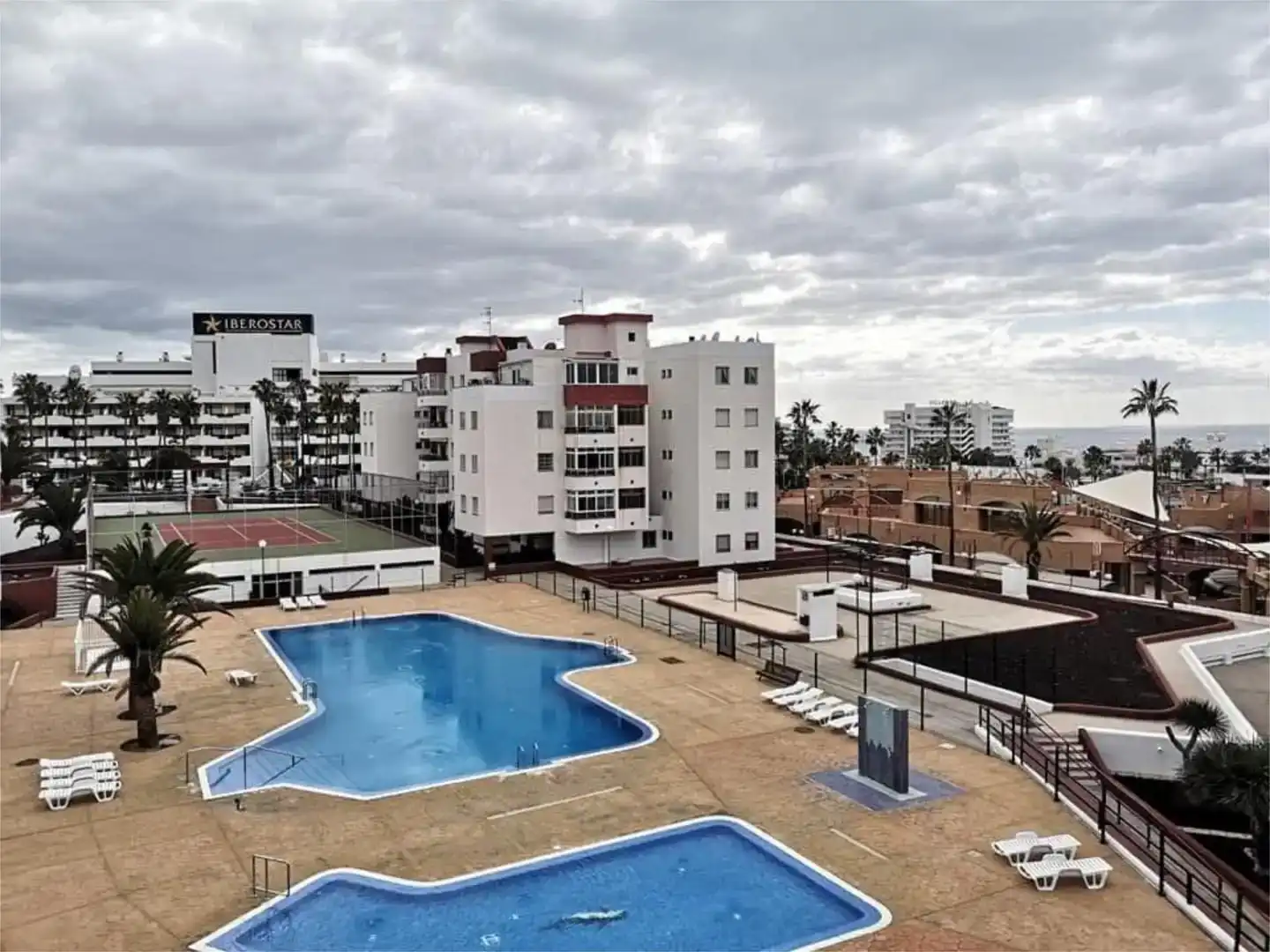 Piscina de Pis de lloguer en Adeje amb Piscina i Moblat