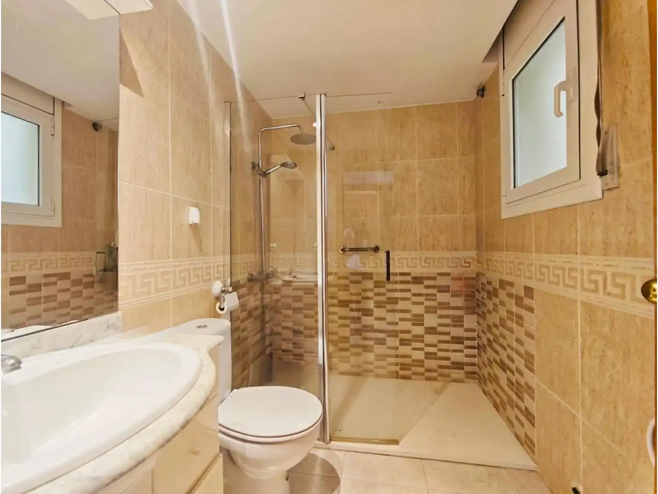 Bathroom of Flat for sale in Centre