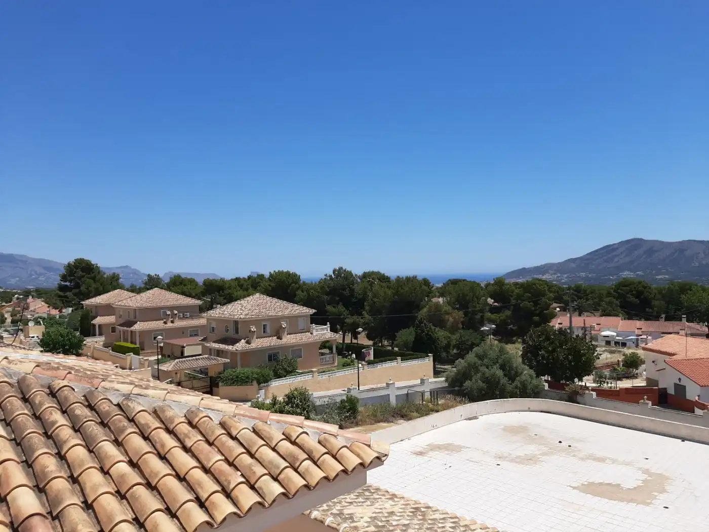 Exterior view of Houses for sale in La Nucia  with Private garden, Terrace and Furnished