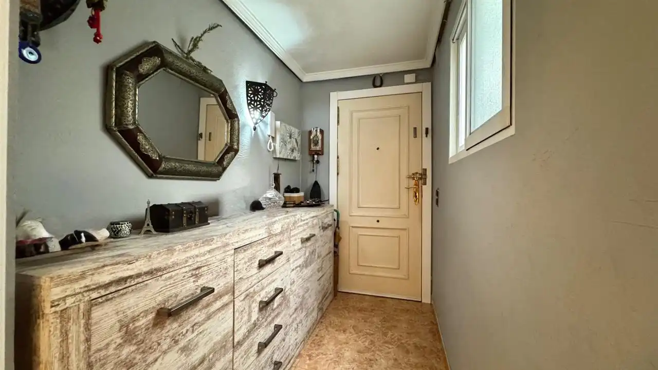 Piso con ascensor en venta en Colonia Madrid, imagen 2
