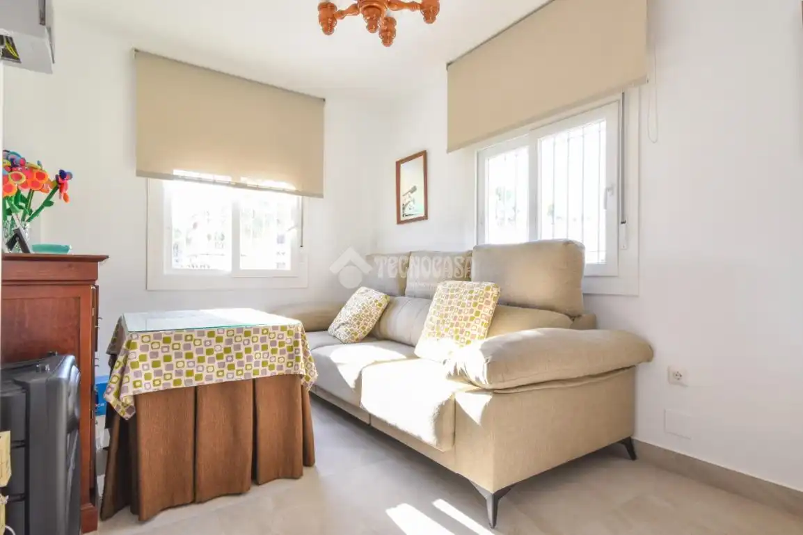 Habitación de Casa o chalet en venta en Alhaurín de la Torre con Aire acondicionado y Piscina