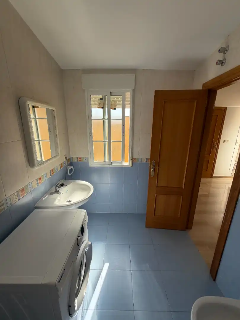 Bathroom of Duplexes for rent in Cúllar Vega  with Terrace, Furnished and Washing machine