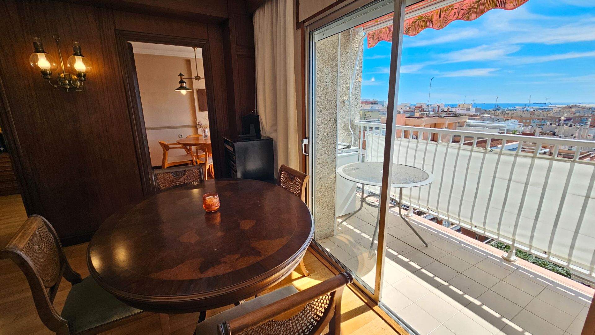 Comedor de Piso en venta en  Tarragona Capital con Aire acondicionado, Parquet y Amueblado