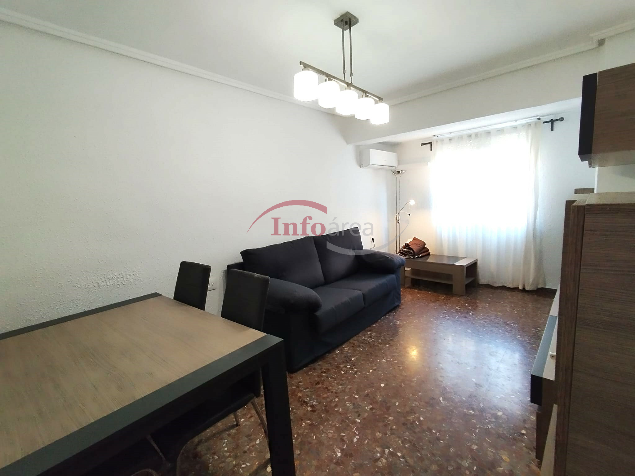 Flat for rent in Carrer d'Oltà, Malilla, Quatre Carreres