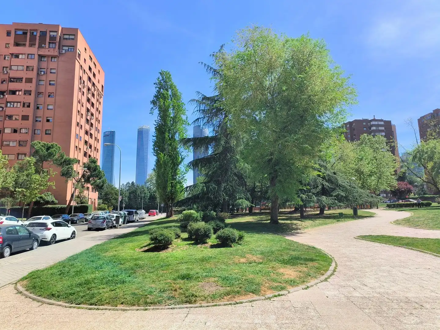 Außenansicht von Wohnungen zur Miete in Madrid mit Klimaanlage