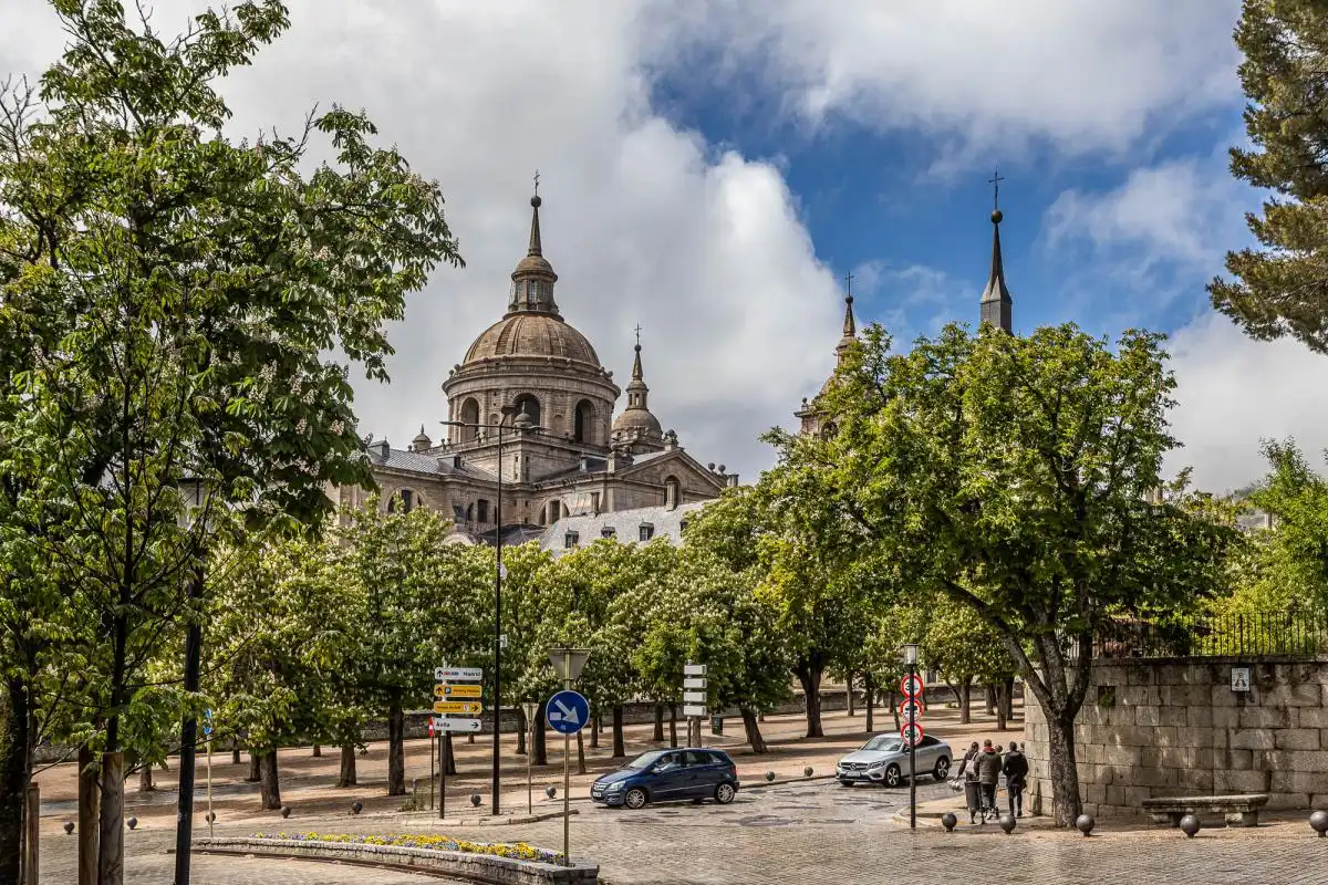 Exterior view of Houses for sale in San Lorenzo de El Escorial  with Air Conditioner, Heating and Private garden