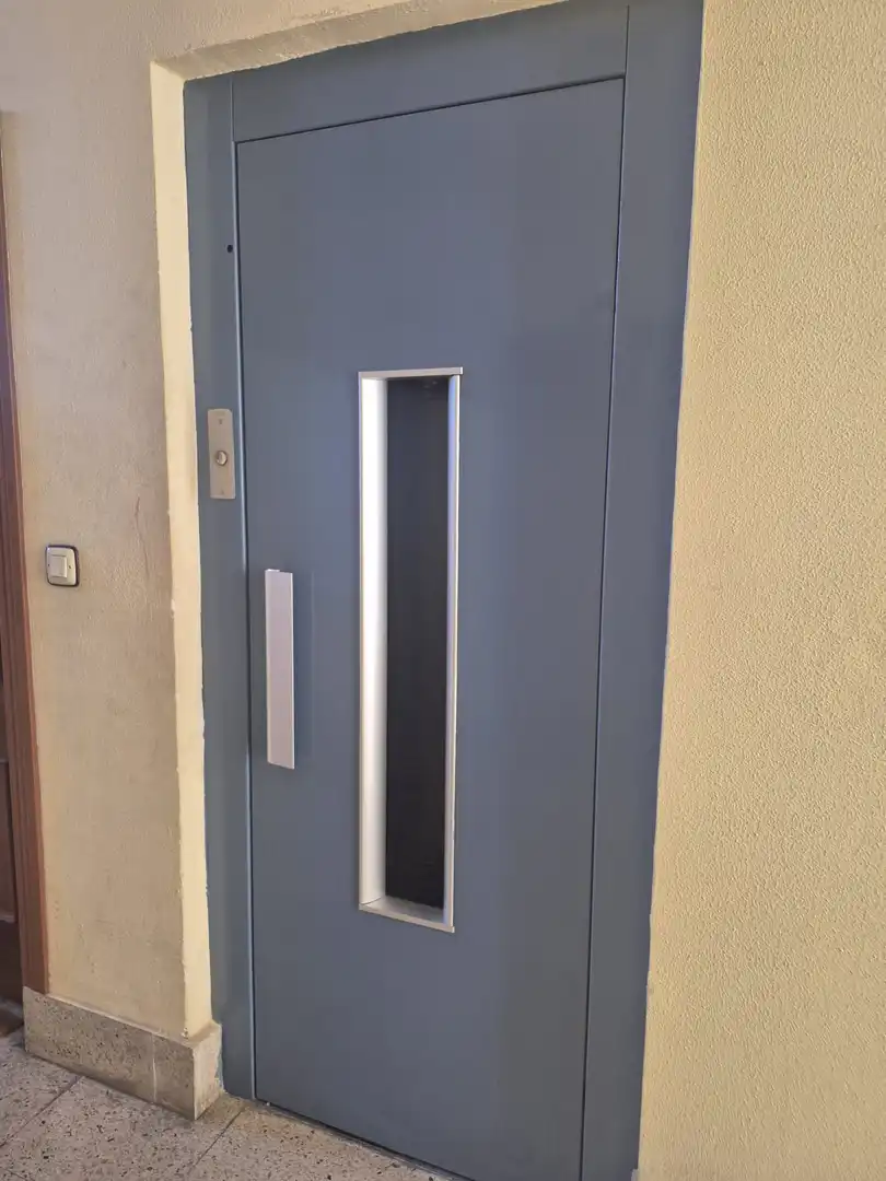 Piso en venta en Ávila con Calefacción, Terraza y Amueblado