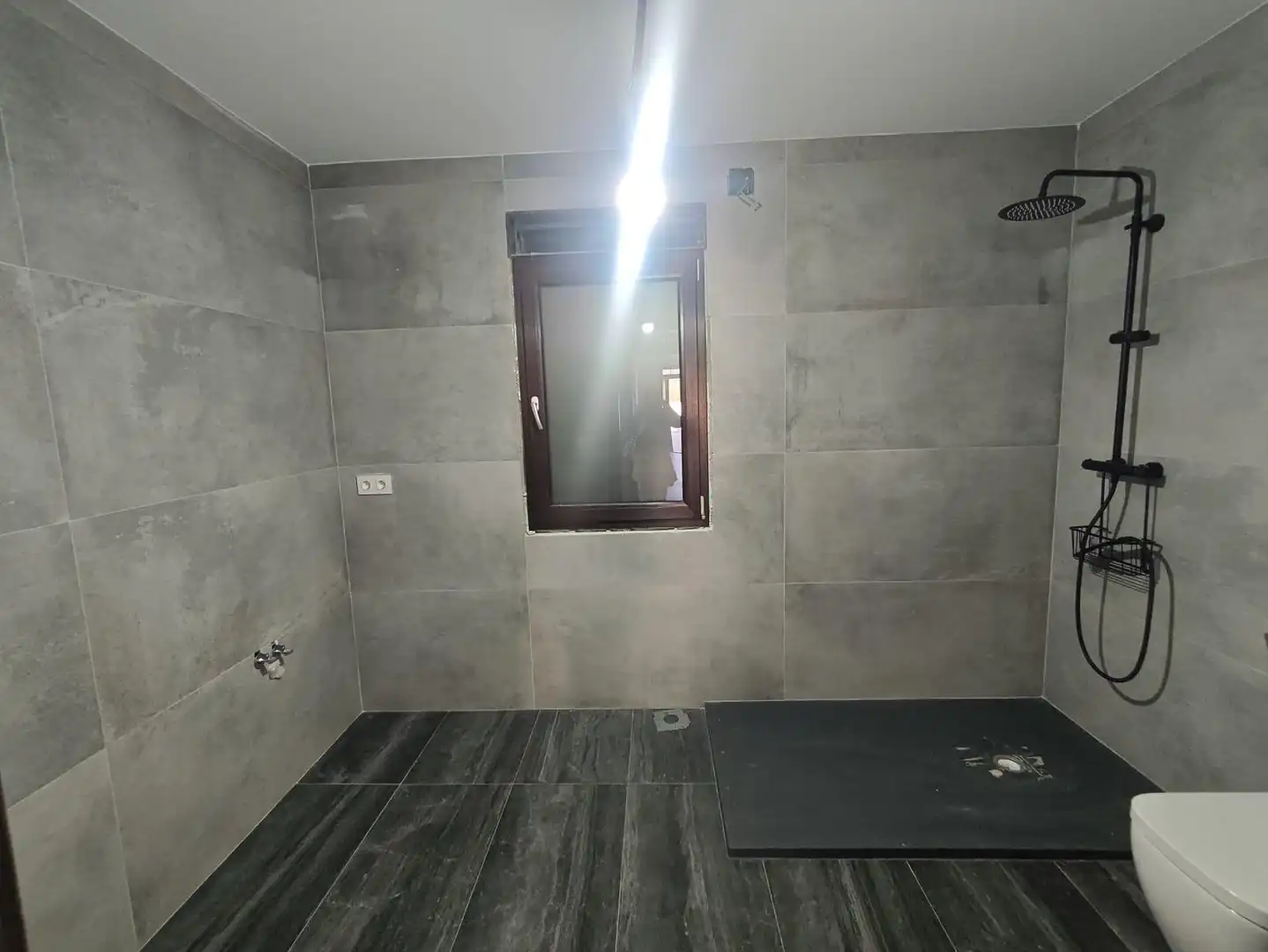Bathroom of Houses for sale in Petrer  with Private garden, Terrace and Balcony