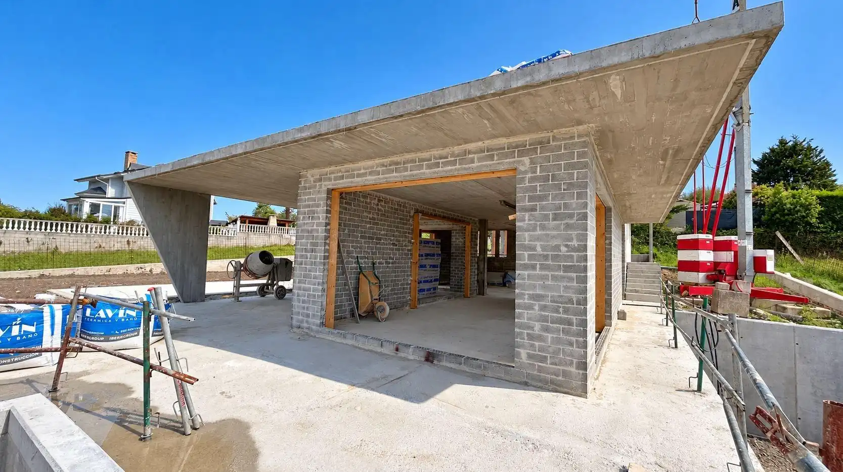 Chalet con piscina en venta en Calle La Masera de  Cortiguera, imagen 3