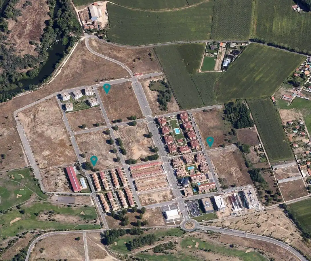 Lands and plots for sale in Arlazon