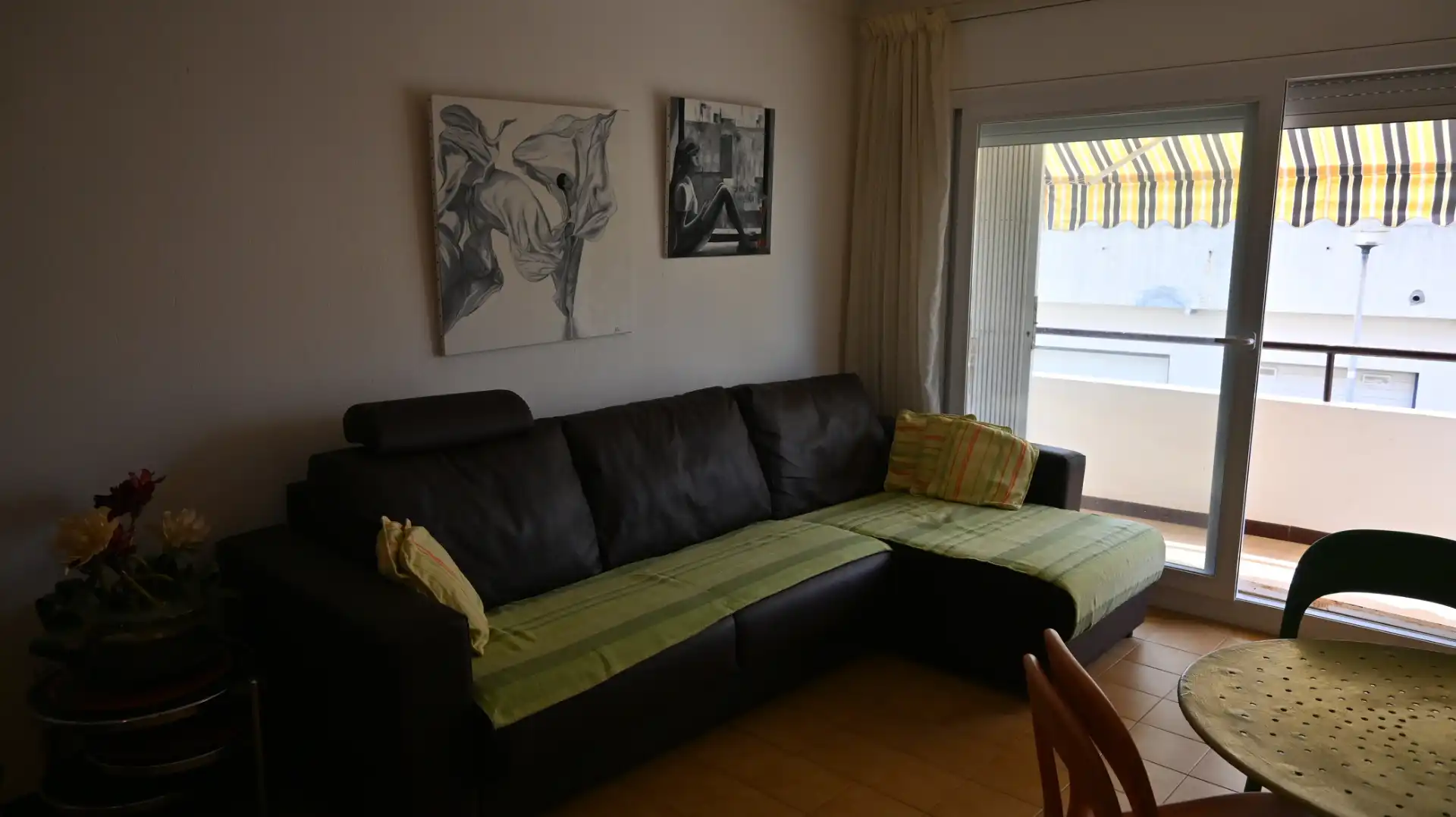 Wohnzimmer von Einfamilien-Reihenhaus zum Verkauf in L'Escala mit Möbliert