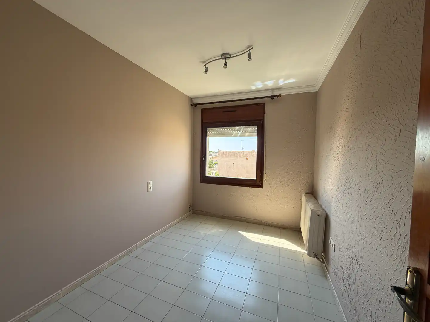 Habitación de Piso de alquiler en Empuriabrava con Horno, Lavadora y Se aceptan mascotas