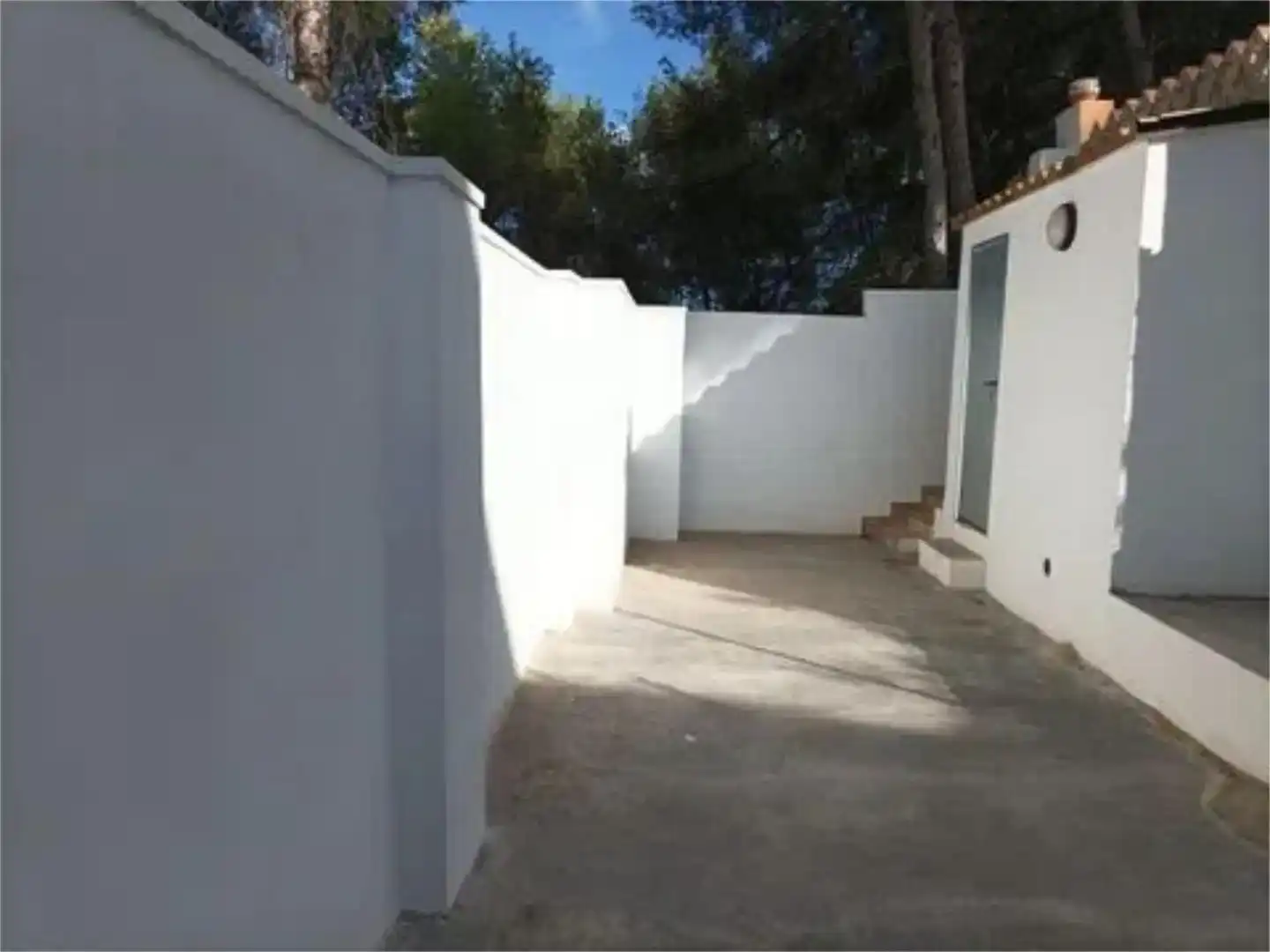 Garden of Houses for sale in Gilet  with Air Conditioner, Private garden and Storage room