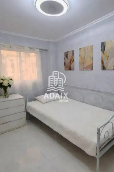 Piso en venta en Carrer de Conchita Piquer 5, imagen 2